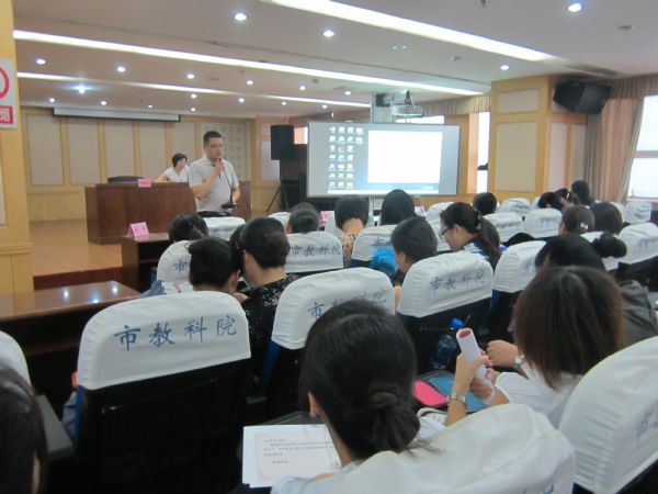 上图为基教所张所长对大家做重要指示